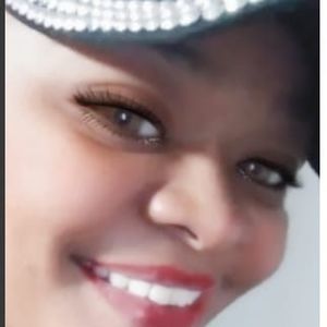 Meet your Posher, Latoya